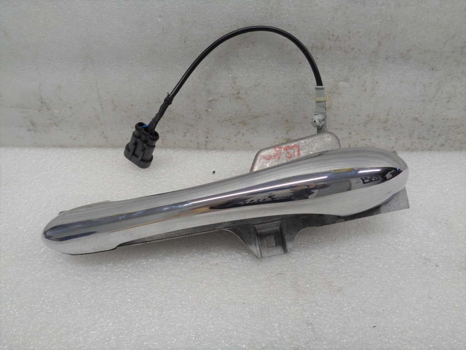 05-08 Maserati Quattroporte Rear Left Exterior Door Handle Chrome OEM AK2209238