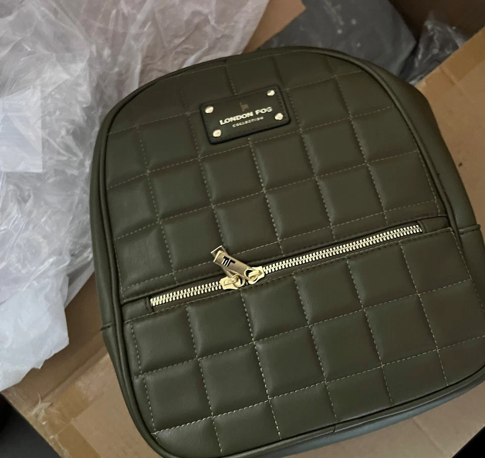 Mochila acolchada LONDON FOG Jael con correas ajustables. Verde oliva y rubí