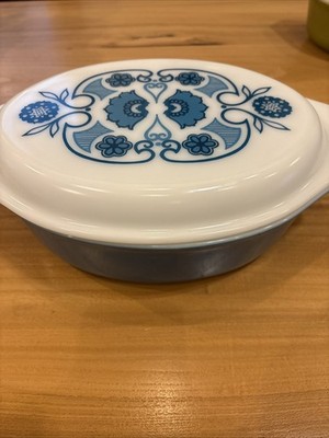 Pyrex Blue Horizon - 2.5 Quart Oval Covered Casserole, 12 3/4  Excellent Vintage