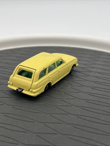 1960s Matchbox Lesney Models Vauxhall Victor Estate Model Toy Car #38 Green Int - Picture 8 of 12