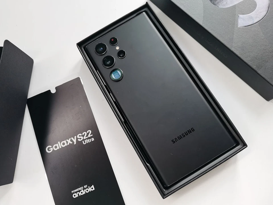 Samsung Galaxy S22 Ultra 5G Factory Unlocked SM-S908U1 Good Condition 12+256GB - Image 4 of 4