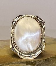 Vintage Sterling Silver Oval Mother of Pearl Cocktail Ring Size 7.25