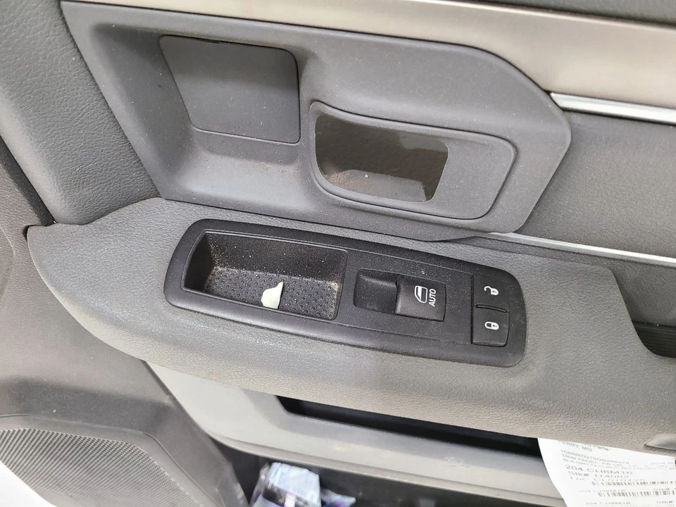 2013-2024 DODGE RAM 1500 RH Right Front Door Trim Panel 7DT72TX7AA     Foto 3 de 4