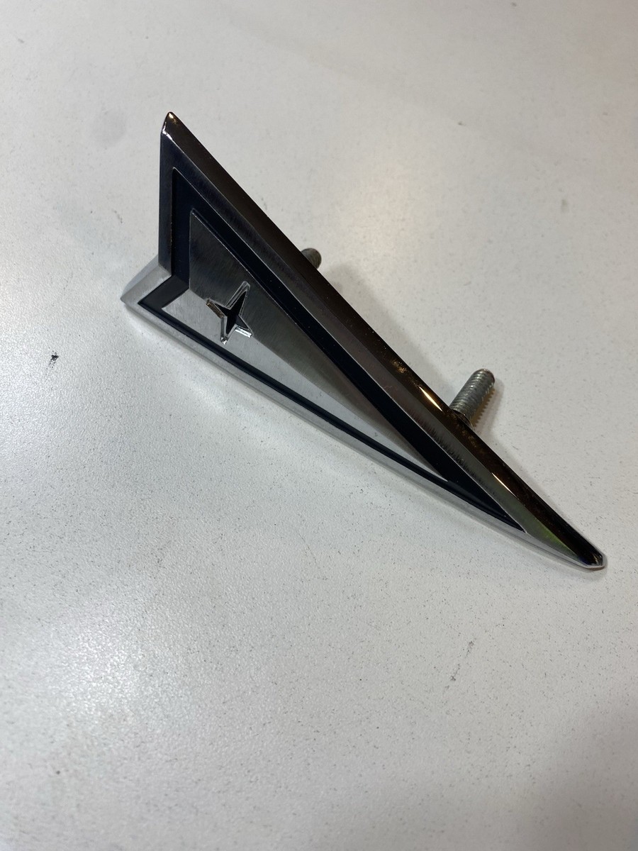 1968 68 Pontiac GTO Endura Front Bumper Nose Emblem 9790459 OER GM