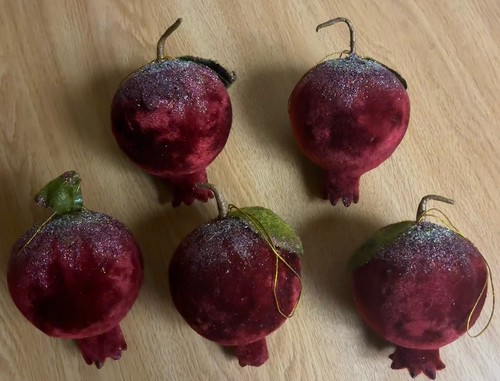 Velvet Pomegranates Christmas Ornaments Red Glitter Vintage Lot Of 4 *flaw