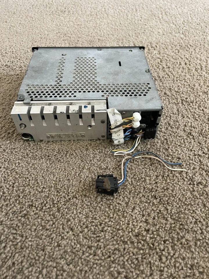 BMW E30 318i 325i M3 1984 1991 OEM RADIO ALPINA AM/FM casete estéreo  Foto 4 de 4