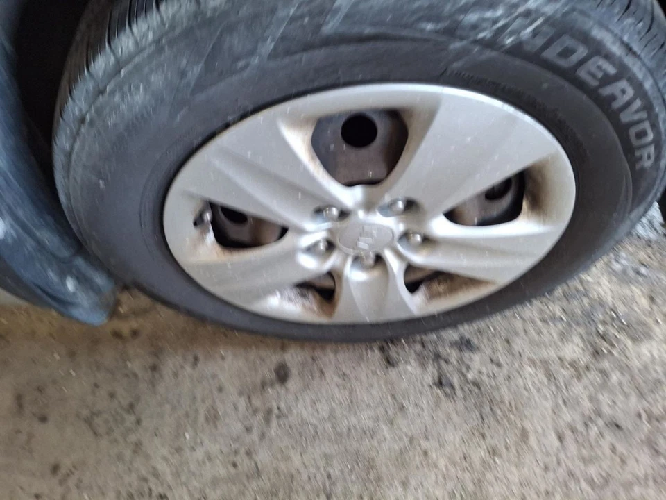 KIA Forte 2015 reposabrazos usado gris consola central parte 241-11621B 113 k kilometraje Foto 4 de 4