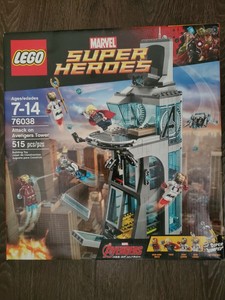 lego ataque a la torre de los vengadores