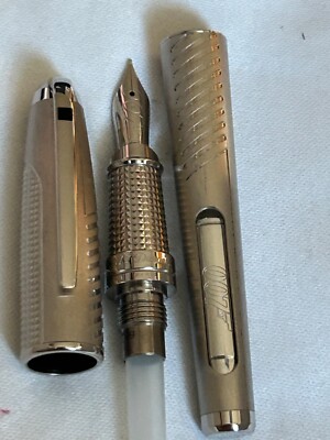 S.T Dupont James Bond 007 Limited Edition 3007 Fountain Pen, 18K M