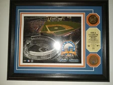 New York Mets Shea Stadium Dirt Plaque 2008 w/ 24kt gold coin Highland Mint