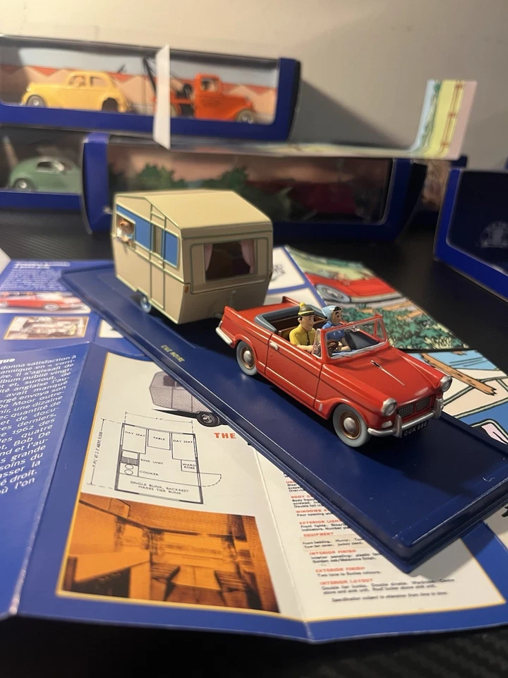 En voiture Tintin 1/43 La Triumph Herald de L'île Noire années 60 ref 2118029 - Photo 3/4