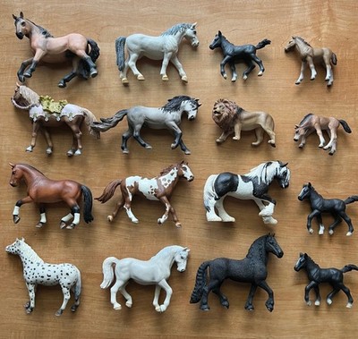 Lot Of 16 Vintage Schleich Horses different sizes