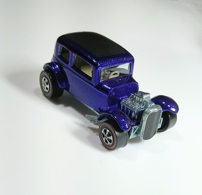Hot Wheels Redline 1969 Purple Classic 32 Ford Vicky Blister Mint Shiney Crome