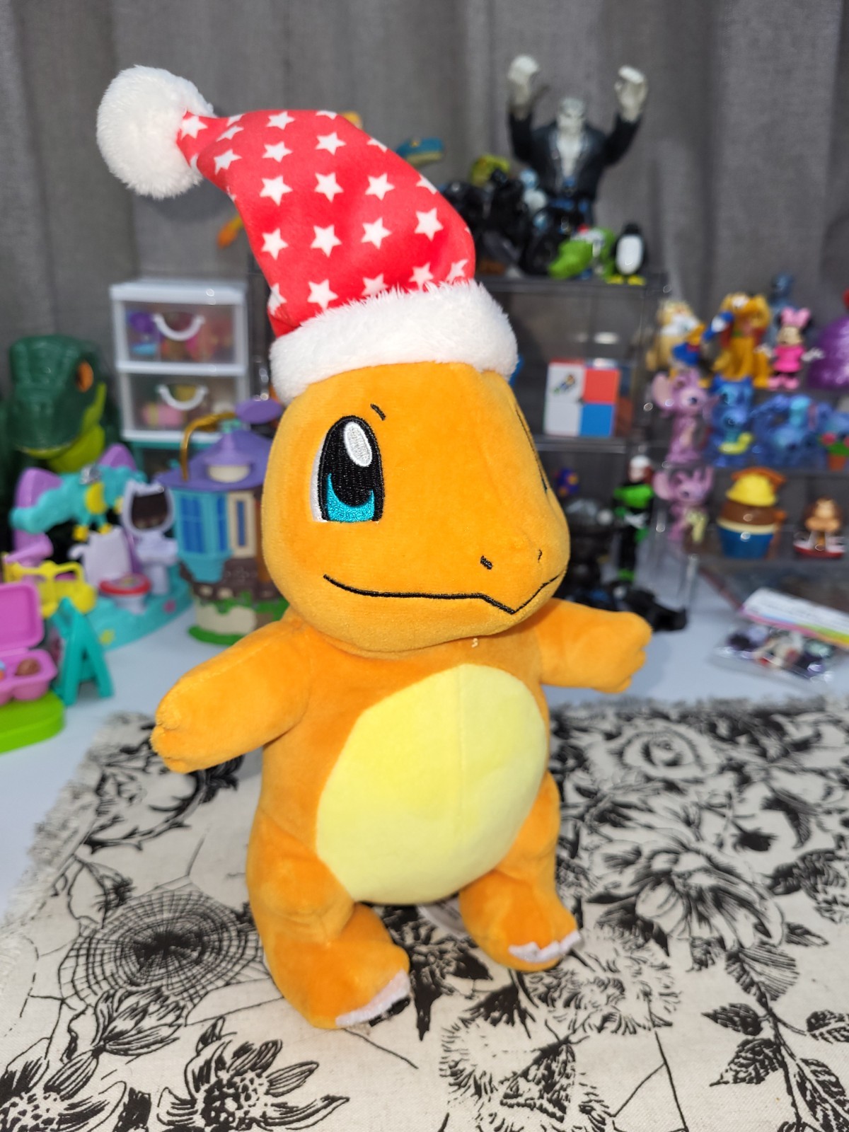 Pok&eacute;mon Charmander Red Hat Holiday Xmas 8&rdquo; Plush