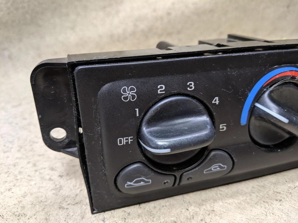 Interruptor de aire acondicionado del calentador de control de temperatura para 01-05 Chevrolet Malibu d80 Foto 2 de 4