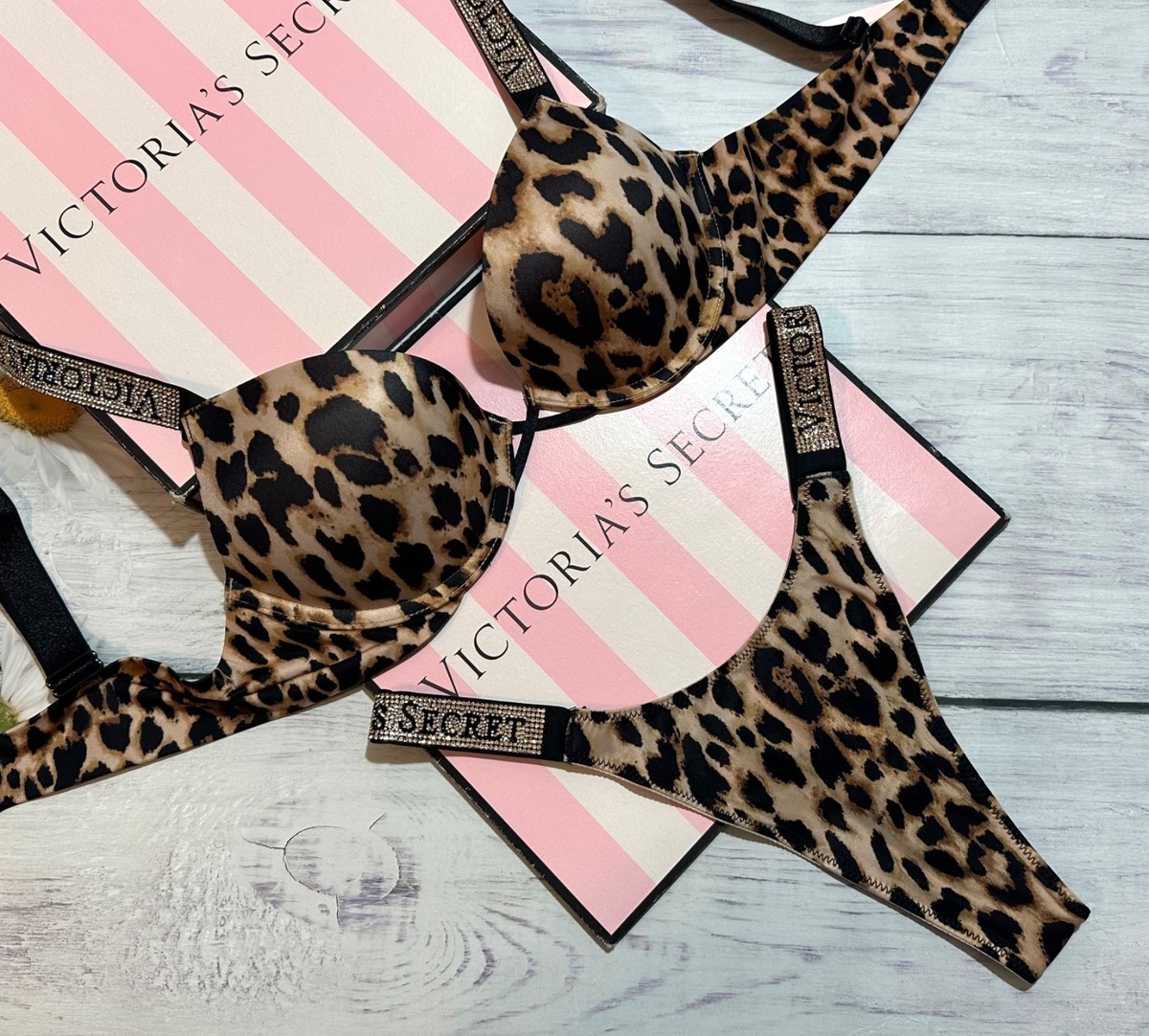 Victoria's Secret Shine Strap Bombshell +2 cups Push-Up Bra Thong