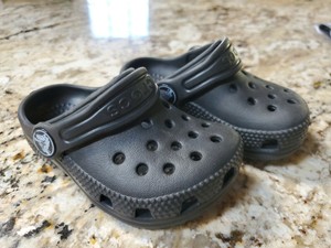childrens crocs size 9