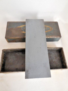 Vintage Craftsman Sharpening Stone With Stone  & Box. Size: 6Lx2Wx1H