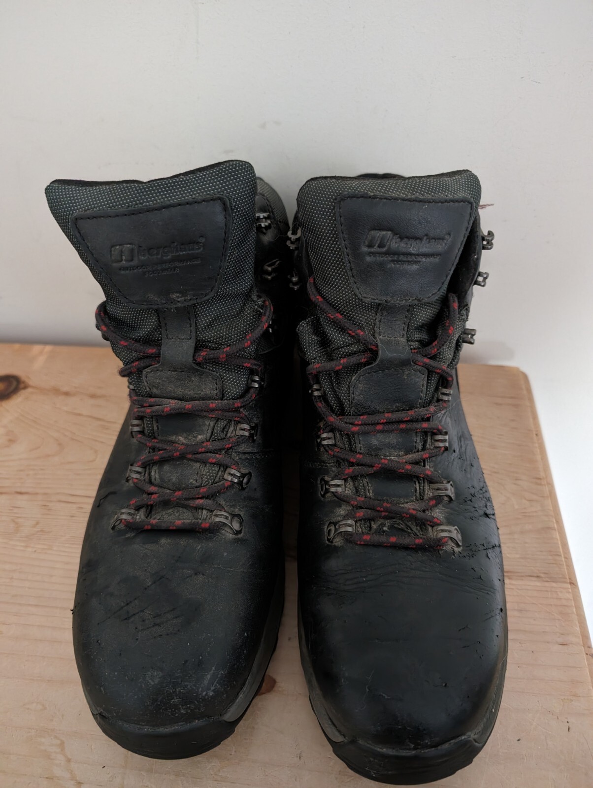 Men's Berghaus Explorer Ridge Black Leather Hiking Boots Size UK 9 EUR
