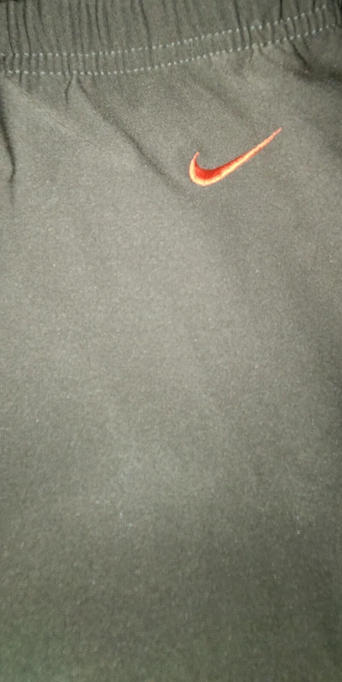 Брюки Nike для больших детей мальчиков размер маленький или 4-6 для бега зеленые - Изображение 3 из 4