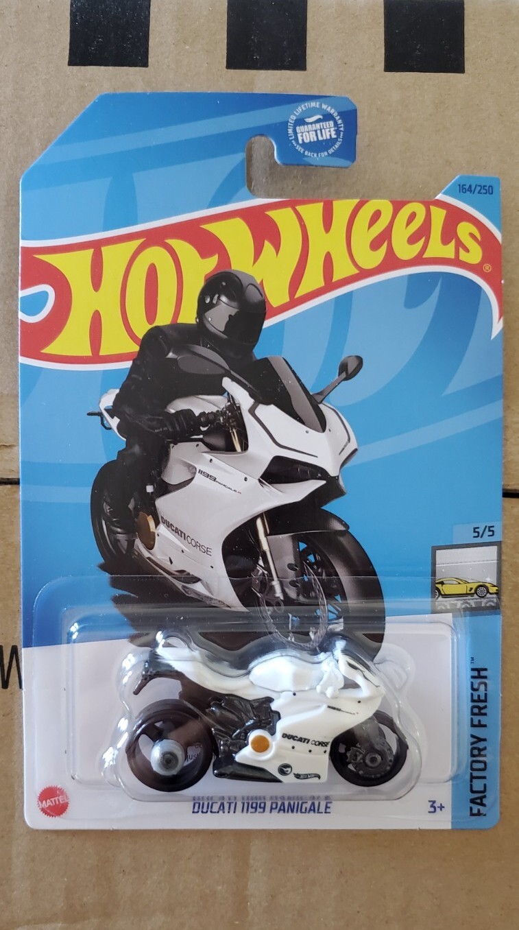 Hot Wheels Ducati 1199 Panigale WHITE #164 - 2023 Factory Fresh Treasure Hunt