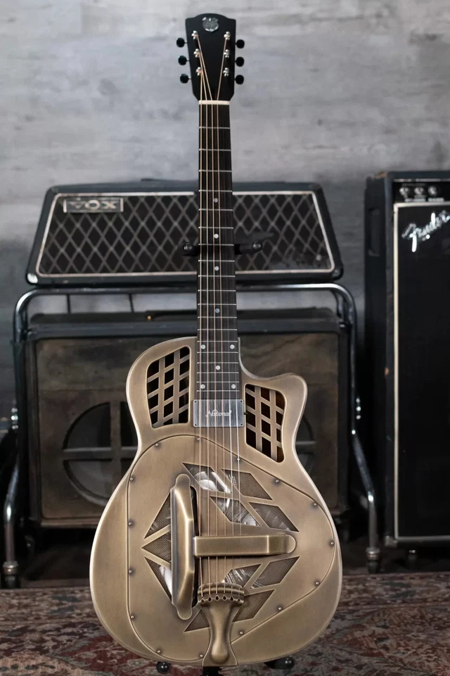 National T-14 Tricone Cutaway, Latão Antigo, Captador Slimline com National Delu - Imagem 2 de 4