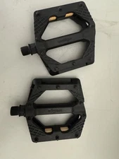New OE Wellgo Plastic Mountain Bike Pedals