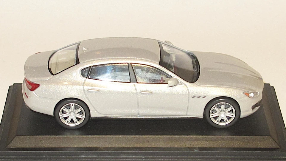 LEO MODELS / FABBRI MASERATI QUATTROPORTE MK6 GTS 2013  - SCALA 1:43 - Immagine 4 di 4