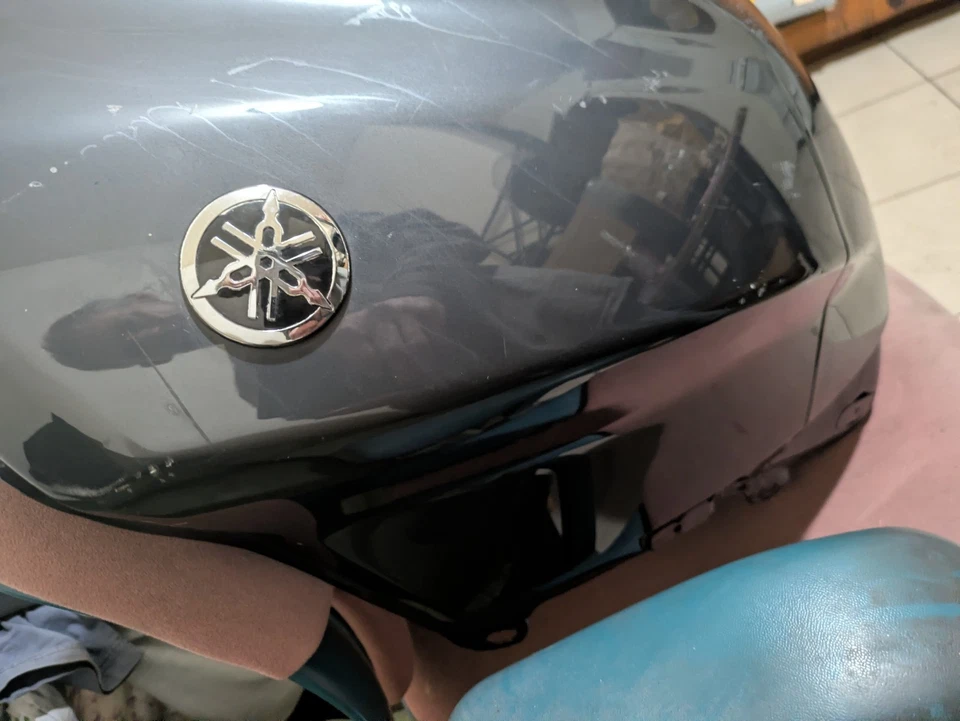 Yamaha FJR 1300 2006 tanque de gasolina Foto 3 de 4