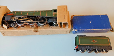 Hornby Dublo Early Silver King 2 Schienen in seltener Hornby - Service Box & Tender.