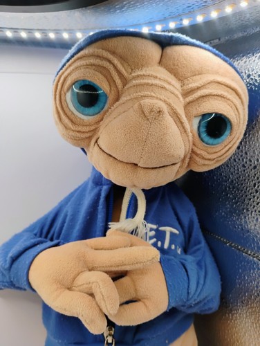 universal studios 15" E.T. extra terrestrial blue sweatshirt plush toy - Picture 2 of 7