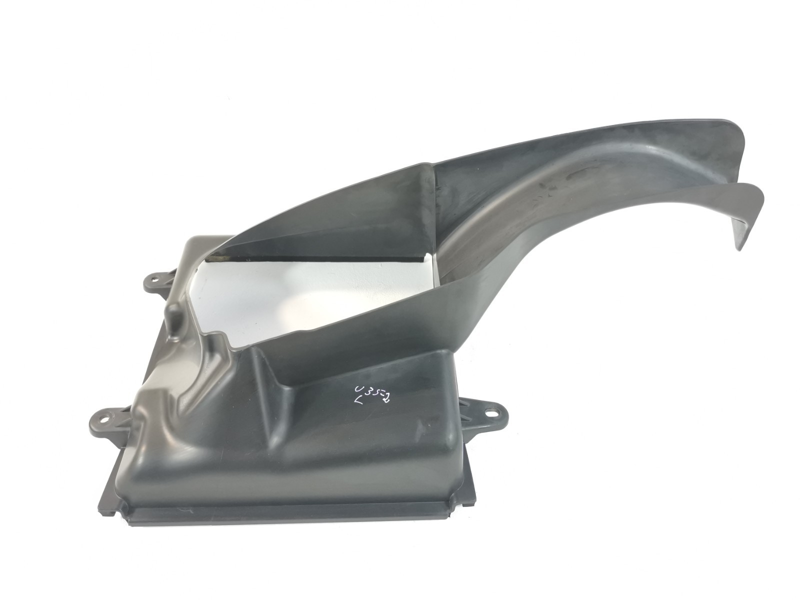 Maserati Ghibli 3.0 RWD Auto 2015 Front Left Intercooler Air Guide 670004140