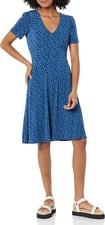 Amazon Essentials Women's Short Sleeve V-Neck Gathered Fit and Flare Dress