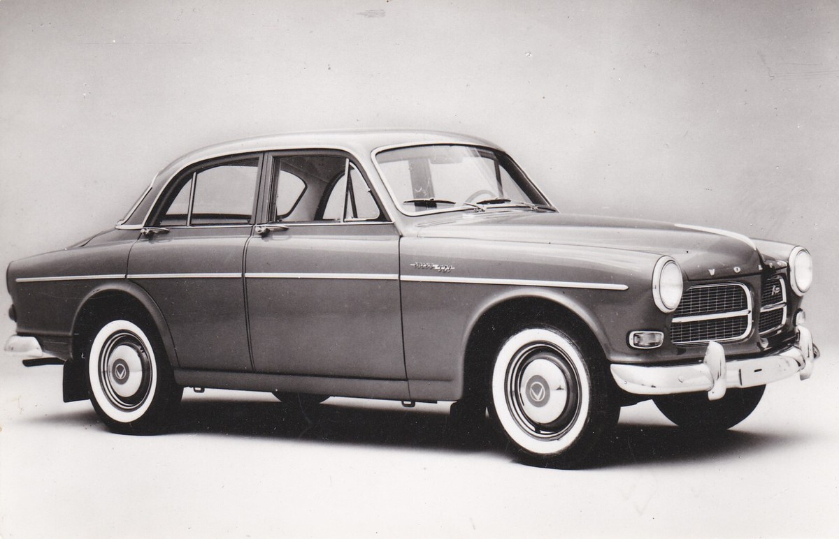 VOLVO ボルボ Amazon 121/122S 限定アート VOLVO ボルボ Amazon 121/122S 限定アート A Scandinavian Simplicity