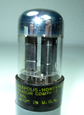 1x 12SN7 GTA Leistungs-Doppeltriode  Sie bieten auf 1 Stück/ Piece Elektronenröh