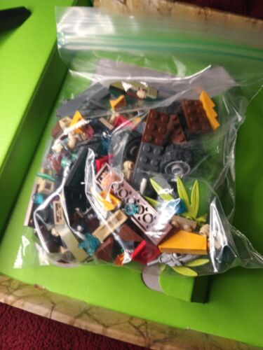 LEGO LEGENDS OF CHIMA: Brickmaster Legends of Chima: The Quest for Chi book - Picture 3 of 24
