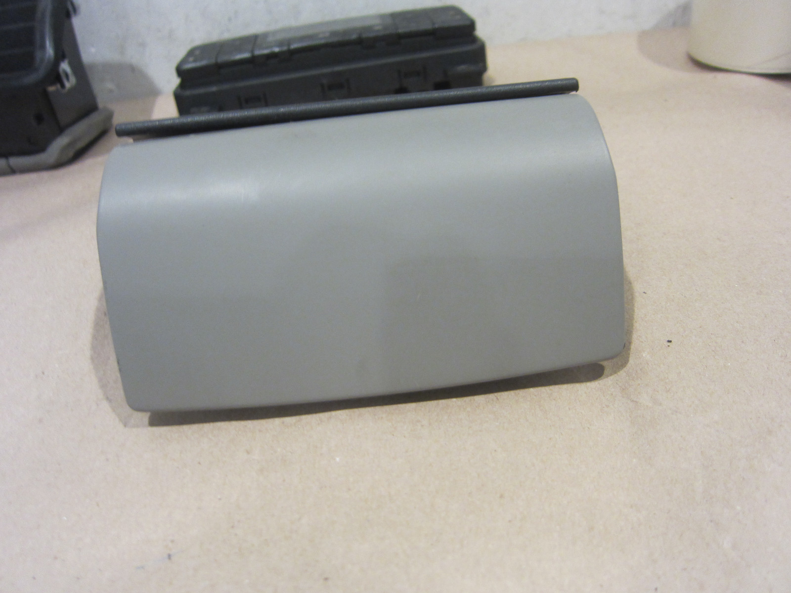 Maserati Quattroporte  -  Rear Console Ash Tray - Grey - P/N 981307830