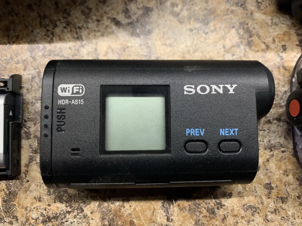 Sony Action Cam (HDR-AS15) with many accessories - Image 2 of 4