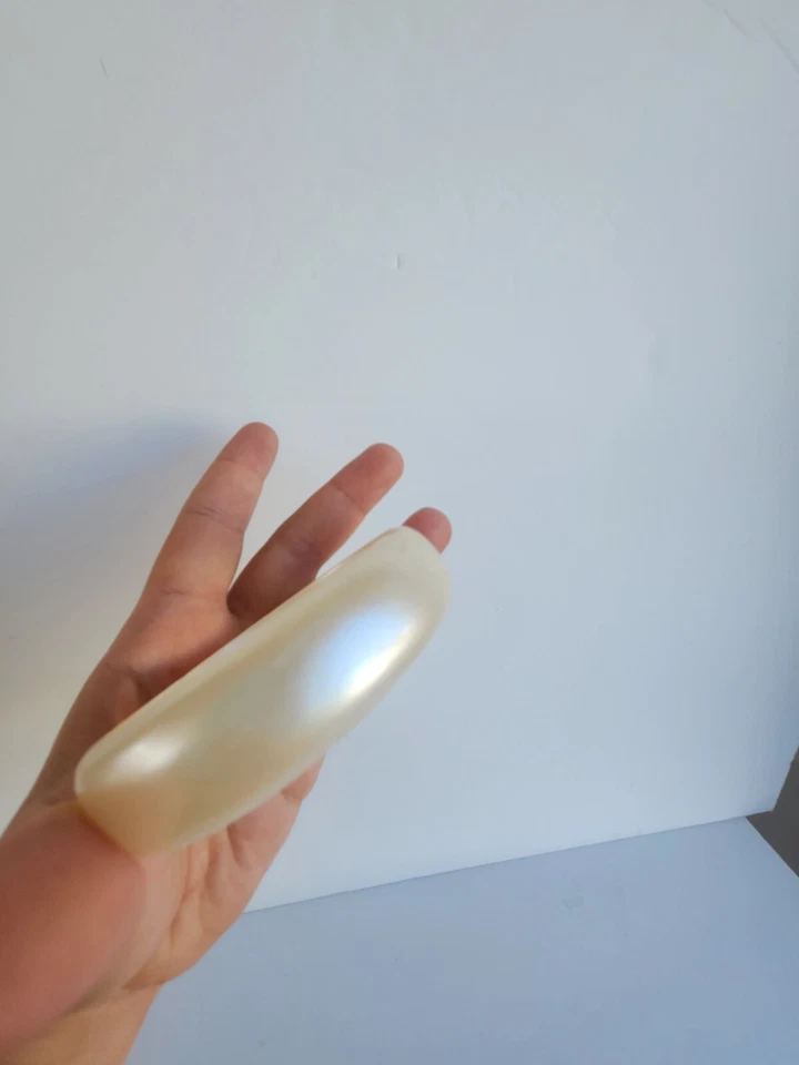 Brazalete Brazalete Lucite Vintage Blanco Perla Difícil de Encontrar Resina Brillante Plástico Años 90 Y2K LEER Foto 2 de 4