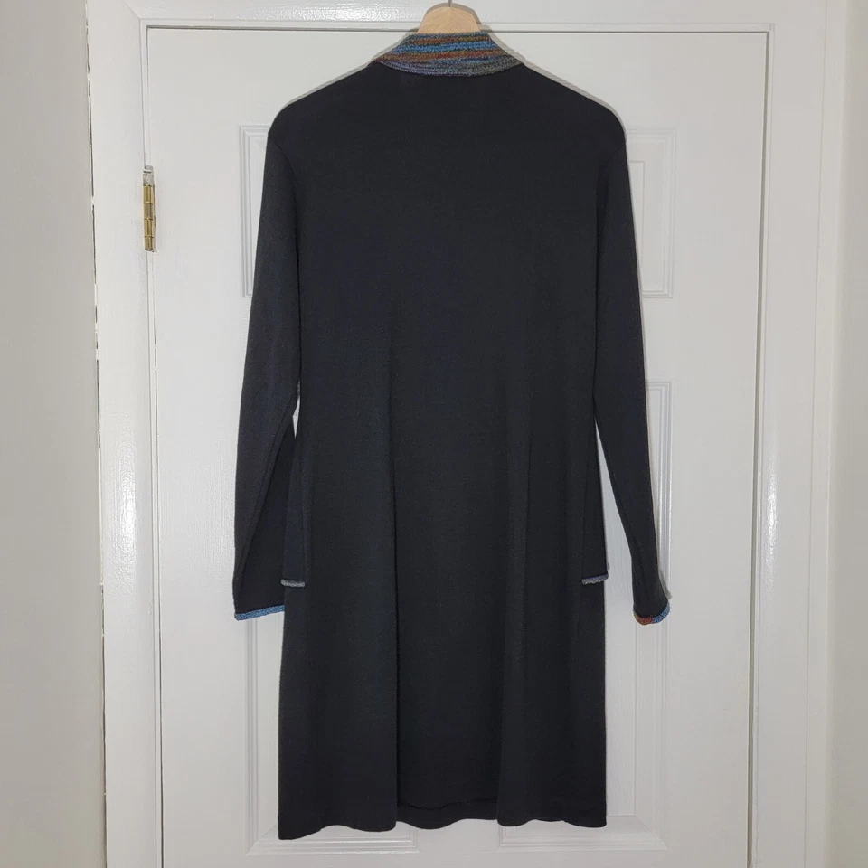 Conjunto de Vestido Chaqueta Tejida Mezcla Lana Pequeña Carole De Colección Negro Con Borde Multicolor M Foto 3 de 4