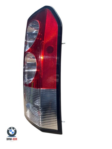 Land Rover Discovery 4 L319 Rear Tail Light Drivers Right Off Side - Picture 3 of 10