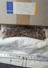 200x SIEMENS CERAMIC CAPACITORS N1500 63V 82 pF ±10% B38067-J6820-K1 Original Box NOS 