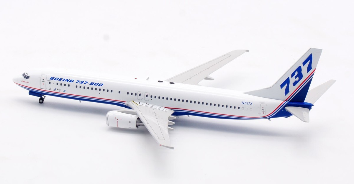 INFLIGHT 1:200 Boeing 737-900 'House Color' Diecast Aircraft