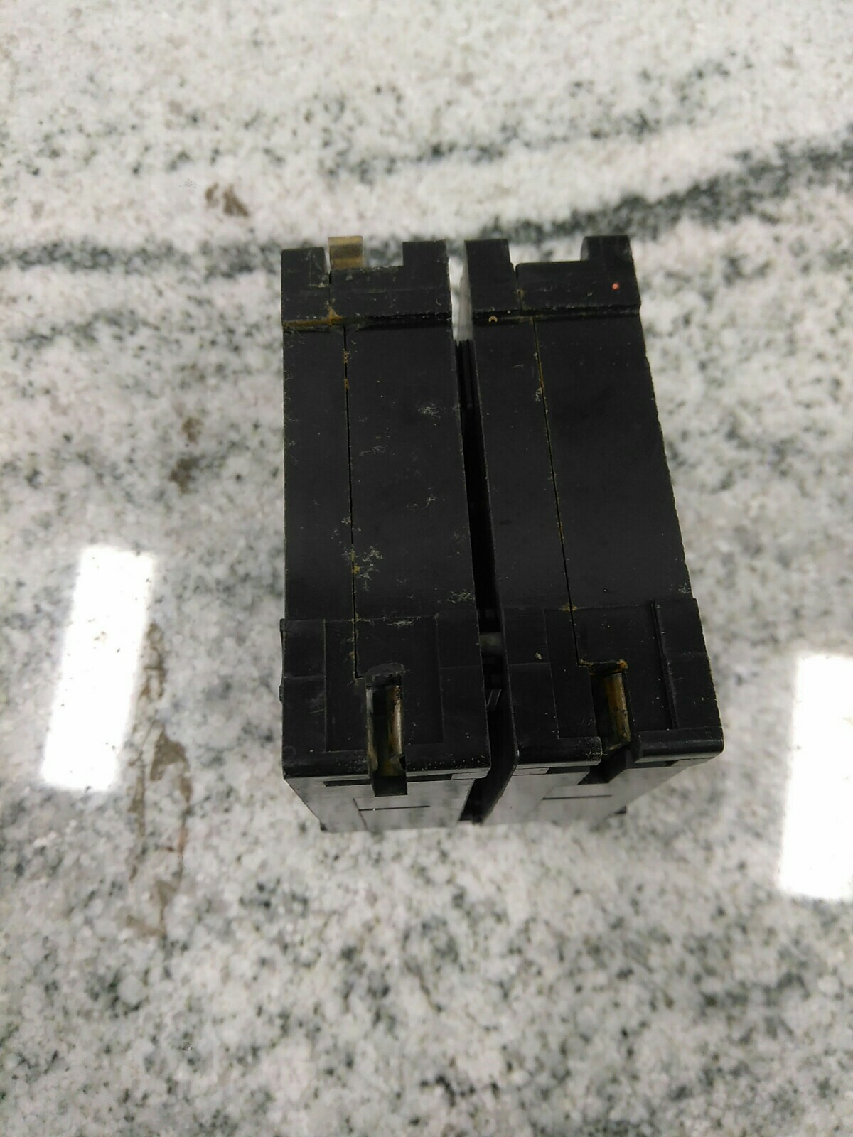 ITE QP2B040 40 AMP 2 POLE 120/240VAC TYPE EQP CIRCUIT BREAKER (4C1UP