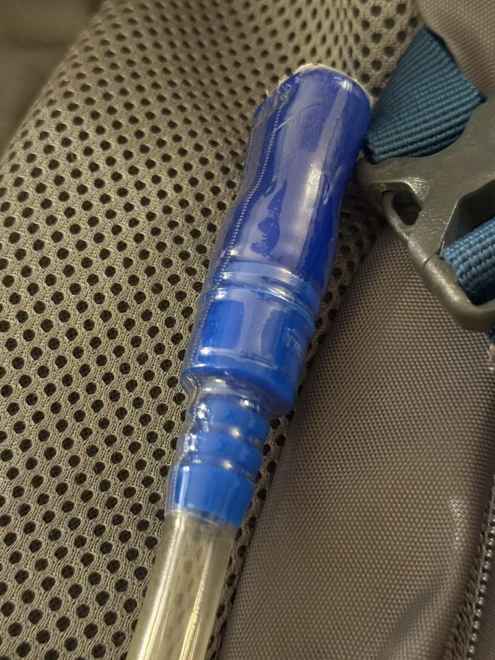 Ozark Trail 14 升水化背包,灰色 - 二手 — 第 3/3 张图片