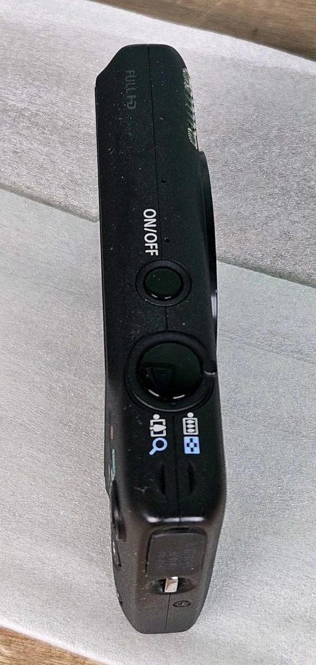 Canon PowerShot Elph 300 HS 12.1MP Digital Camera w/5x Zoom with Extras - Image 4 of 4