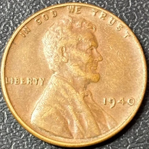 1940 Lincoln Wheat Cent • Fine to Extra Fine • Philadelphia Mint • Semi-Key