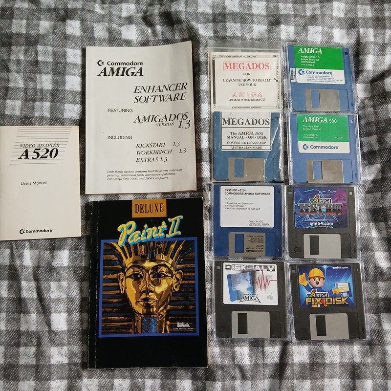 Amiga Manuals & Tested Program Disks