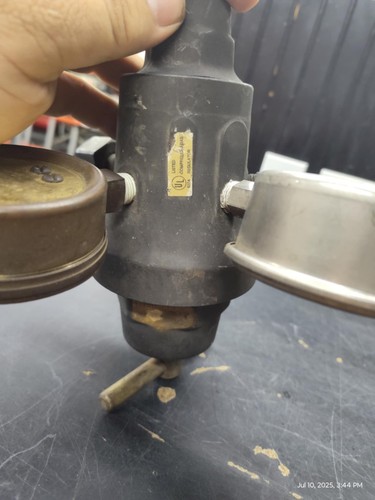 Union Carbide Compressed Gas Regulator CGA-540 - Picture 7 of 9