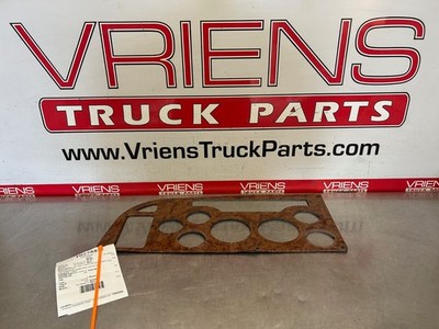 PETERBILT  2001-2005 17-04235-100 PANEL-A W/O CLOCK AMERICAN CLASS HAS DAMAGE 